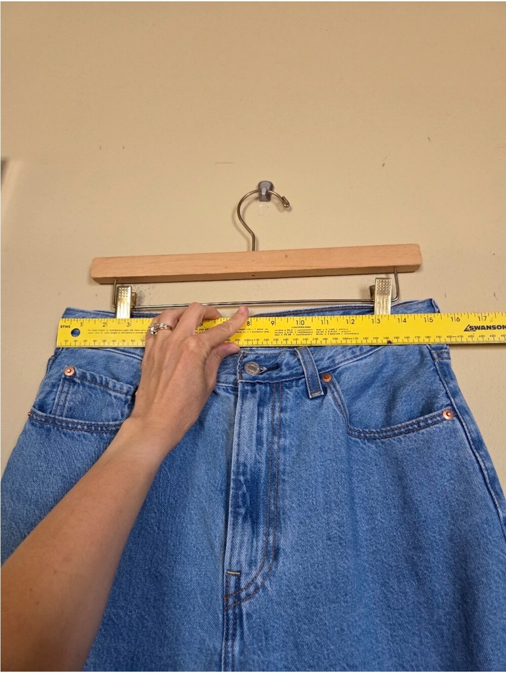 Levi’s Ribcage Wide Leg - Picture 4 of 9